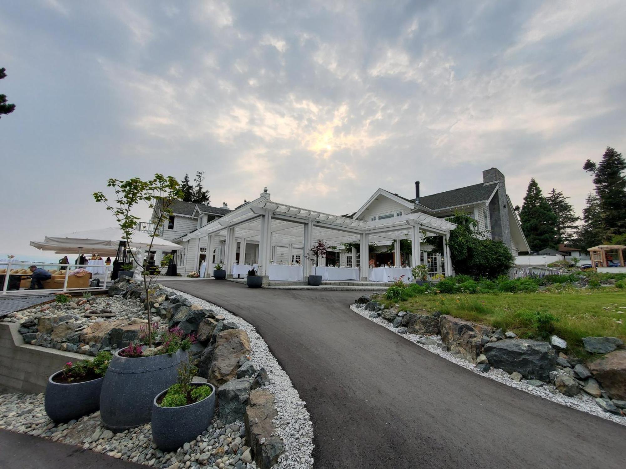 Готель Sooke Harbour House Екстер'єр фото
