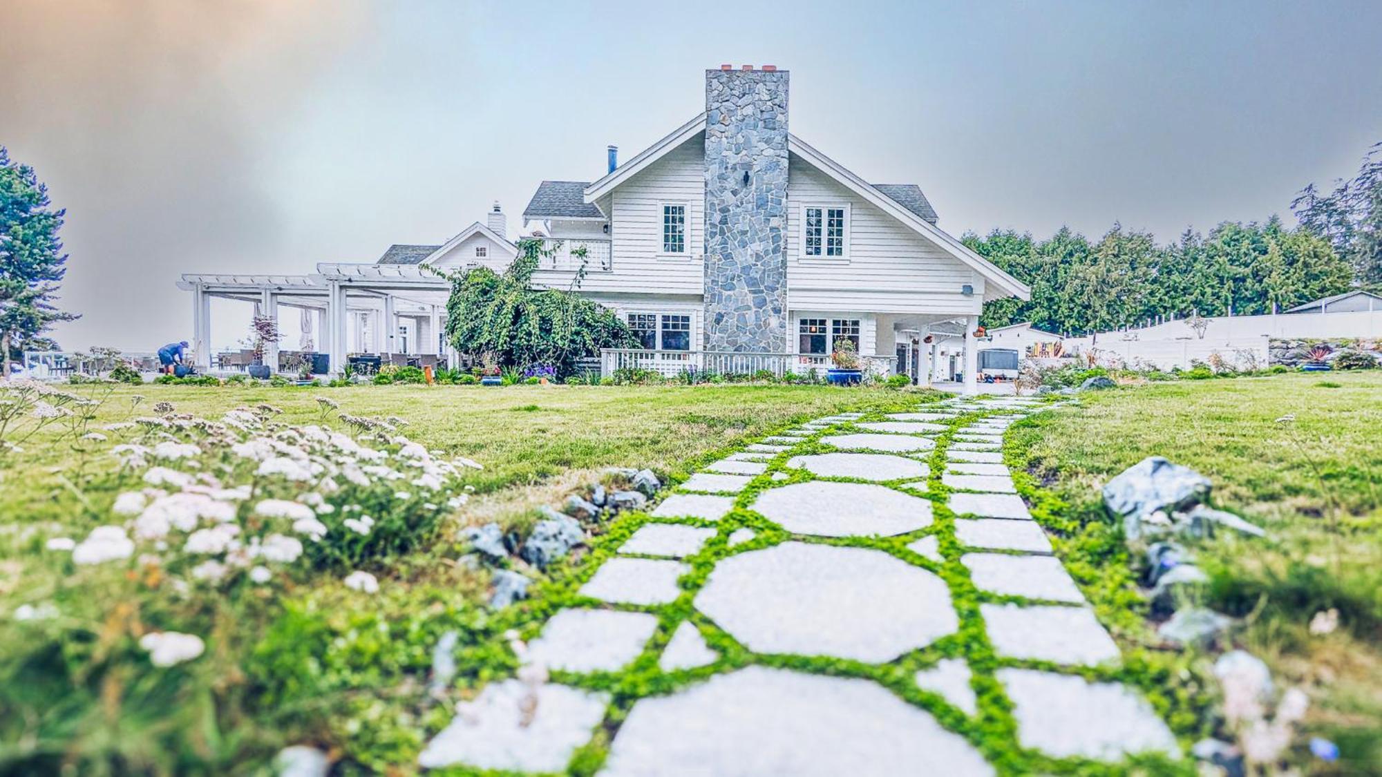 Готель Sooke Harbour House Екстер'єр фото