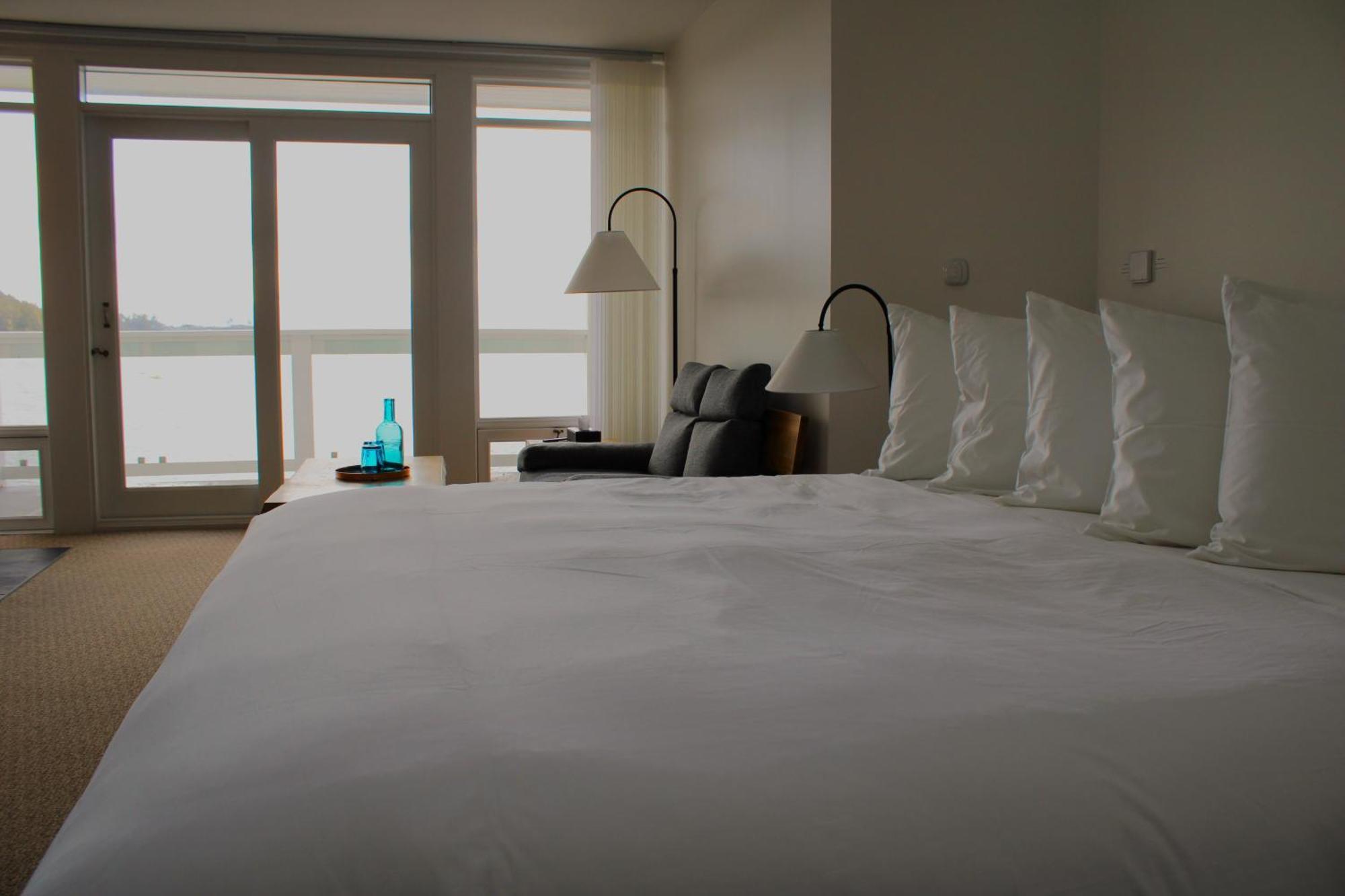 Готель Sooke Harbour House Екстер'єр фото