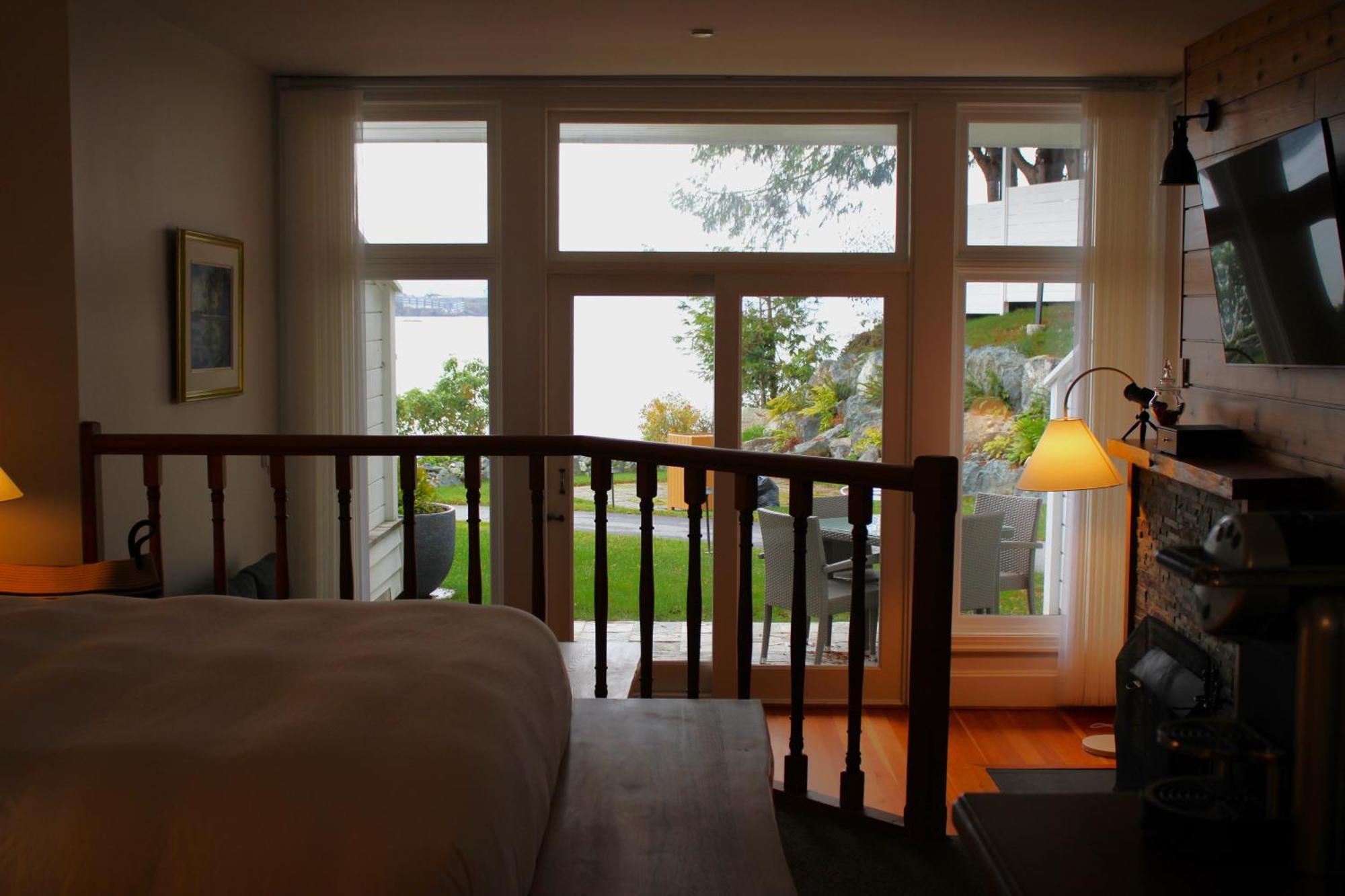 Готель Sooke Harbour House Екстер'єр фото