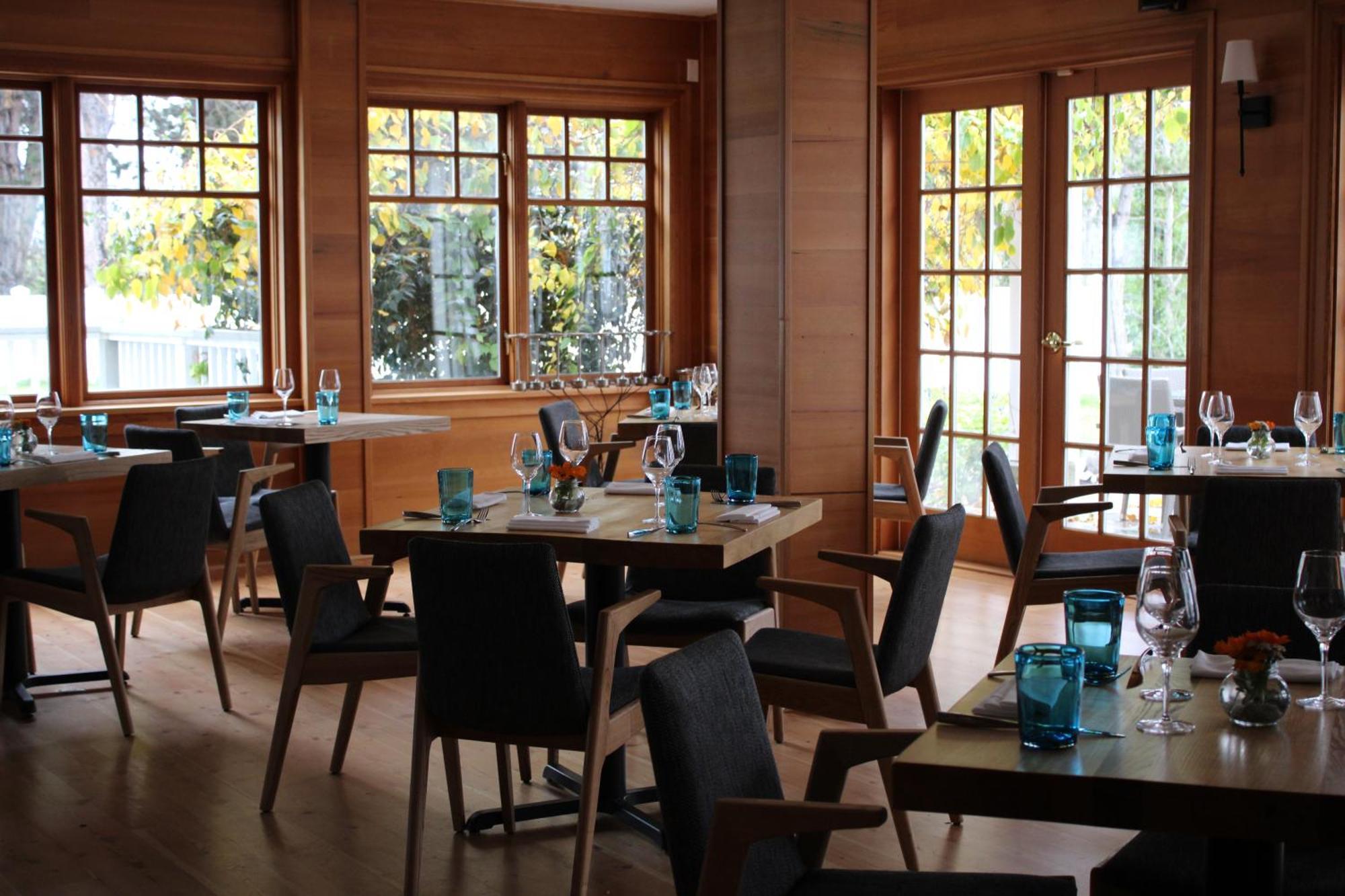 Готель Sooke Harbour House Екстер'єр фото