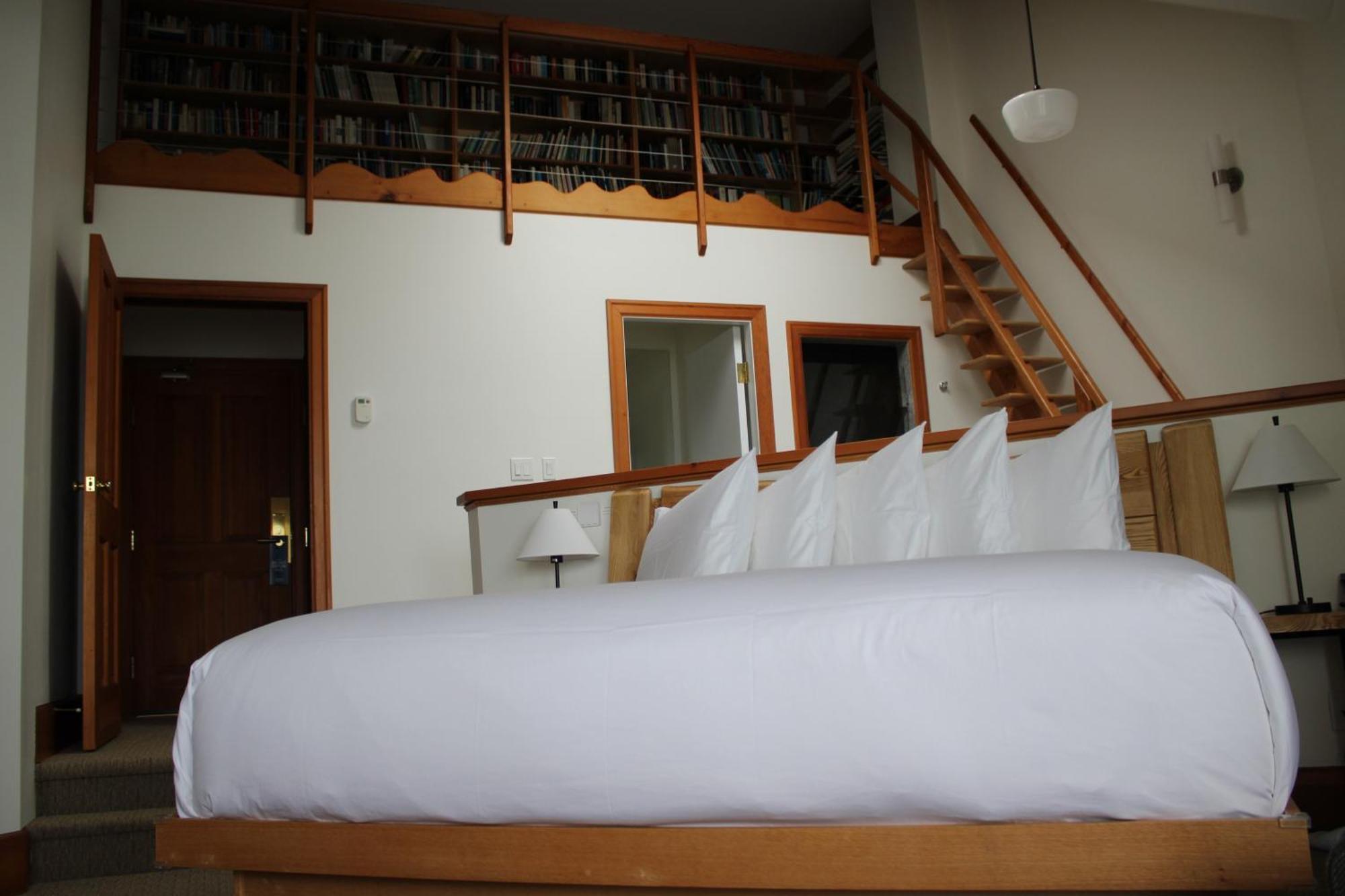 Готель Sooke Harbour House Екстер'єр фото